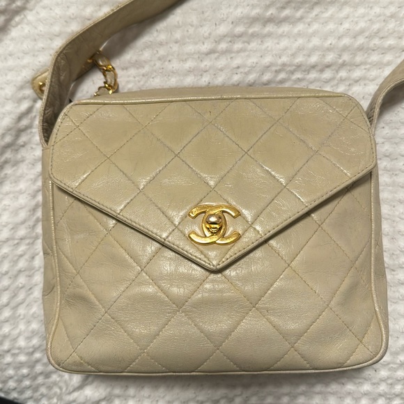 Vintage Chanel bag - Picture 2 of 16